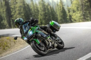 カワサキからツーリングパフォーマンスをさらにアップデートしたモデル新型「Ninja 1100SX / Ninja 1100SX SE」を2025年3月29日に新発売