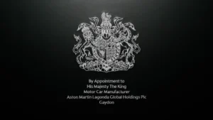 アストンマーティン、新たな英国王御用達紋章を導入