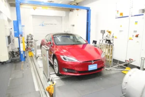 自動車評価試験設備「Vehicle Test Cell」を開設【堀場製作所】