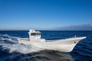 漁船「DY-48I-0A」新発売～34年ぶりのフルモデルチェンジ。経済性、作業性を高めスマート水産を促進～【ヤマハ発動機】