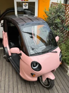 世界初！セルフヒーター内蔵リン酸鉄リチウムイオンバッテリーをEV3輪車に搭載【EVジェネシス】