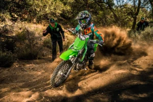 カワサキから日本初導入となるコンペティションモデル「KLX140R L」を2025年12月1日に新発売！