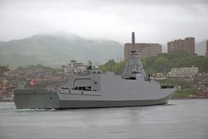 防衛省向け3,900トン型護衛艦「によど」を長崎にて引渡し【三菱重工業】