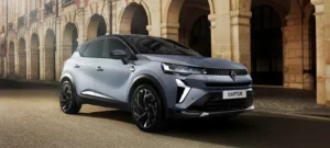 モダンで際立つ新デザインがパリの街で個性を放つ　ハイブリッドコンパクトSUV 新型ルノー キャプチャー発売