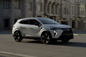 三菱自動車、欧州市場向けの新型コンパクトSUV『グランディス』を世界初公開