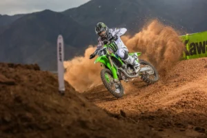 カワサキから「KX450」「KX250」をはじめとしたKX/KLXシリーズ全6モデルが登場！2025年7月15日から順次発売