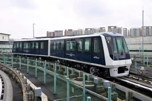 シンガポール「センカン・プンゴルLRT」向け新車両が営業運転を開始【三菱重工業】