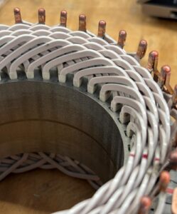 Mavel Powertrainは、次世代高電圧e-モーターにサイエンスコの高機能材料を採用