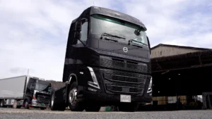老舗デニムファクトリー青木被服がVOLVOトラックをデニムで制作! 内外装を岡山デニムで手がけた異業種コラボのコンセプトVOLVOトラック「BLUE BLOOD (ブルーブラッド)」が完成!