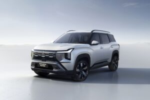 三菱自動車のミッドサイズSUV『デスティネーター』がVMARKベトナム・デザイン・アワード2025で金賞を受賞