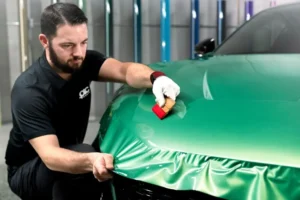 「３M™ プロテクションラップフィルム」登場　自動車のラッピングと塗装保護を同時に実現３M独自の技術によるドライ施工で施工スピードが約1/2(※１)　に短縮