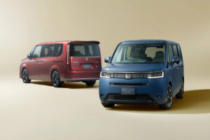 STEP WGNに特別仕様車「STEP WGN e:HEV AIR EX 30周年特別仕様車」、「STEP WGN e:HEV SPADA 30周年特別仕様車」を設定し発売【本田技研工業】