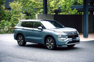 三菱自動車、『アウトランダーPHEV』が2025年のPHEVカテゴリー 国内販売台数で首位を獲得