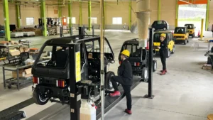 KGモーターズ、mibotの量産準備フェーズへ移行 ― 初回納車を実施 ―