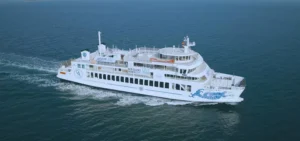 三菱造船が開発した自動操船システム“SUPER BRIDGE-X”を搭載