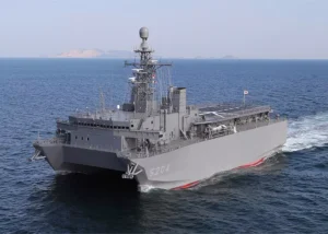 防衛省向け音響測定艦「びんご」の引渡式を三菱重工マリタイムシステムズで実施