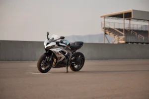 よりシャープに。よりスポーティに。より洗練されたスタイルへ。トライアンフからDaytona 660のアップデート発表のお知らせ