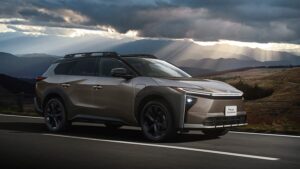 「走り」と「広さ」にこだわったバッテリーEV 新型車「bZ4X Touring」を発売【トヨタ自動車】
