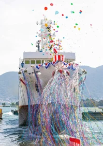 三菱造船、水産研究・教育機構向け漁業調査船「蒼鷹丸」の命名・進水式を下関で実施