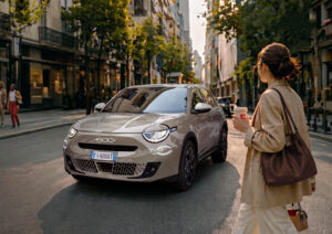 フィアット 限定車「600 Hybrid La Prima Caffelatte」発売