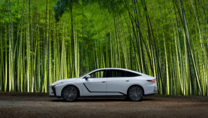 LEXUS、新型「ES」を発売