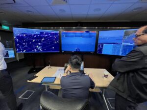 自律運航システム搭載自動車船Elder Leaderがシンガポールで港湾システムとの連携実証試験を実施【日本郵船】