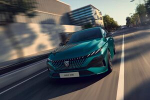 プジョー 新型「PEUGEOT 308 GT HYBRID」を発売