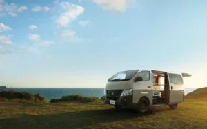 日産自動車、「東京キャンピングカーショー 2026」に「キャラバン MYROOM」と「NV200バネット MYROOM」を出展
