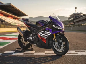 220HPを誇るV4エンジンを搭載した アプリリア 新型RSV4 Factoryを発売【ピアッジオ グループ ジャパン】