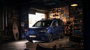 フィアット 「DOBLÒ Oceano Blu」を発売 ”好きなこと“を楽しむ大人へ向けた限定車