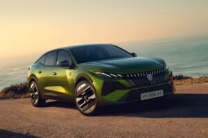 プジョー 新型「PEUGEOT 408 GT HYBRID」発売