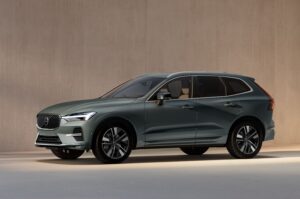 ボルボXC60ラインアップを一部変更　同時に、特別限定車XC60 Plus B5 AWD Selectionを発売