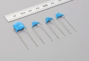 自動車向け安全規格認定リードタイプ円板型セラミックコンデンサY1認定品を商品化